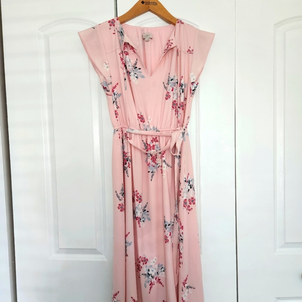 Loft, beautiful dres, like new , size Small
